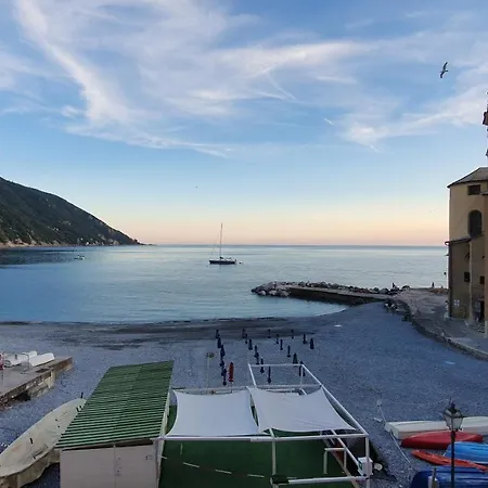 Flat Beachfront شقة *