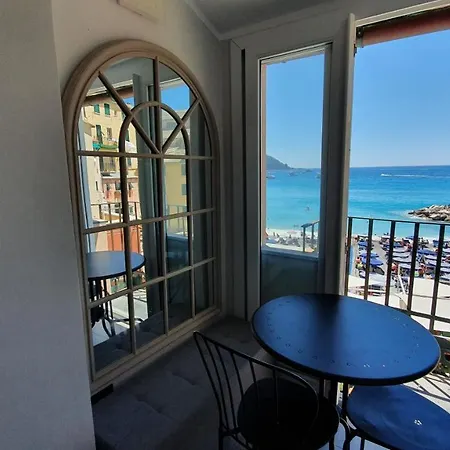 Flat Beachfront Camogli