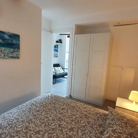 Flat Beachfront